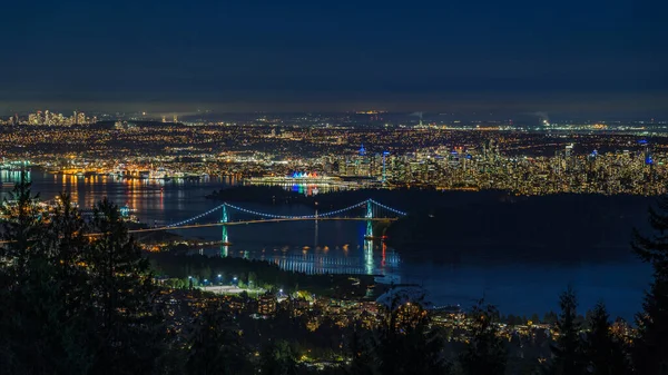 Panoramautsikt Över Vancouver Stadslandskap Inklusive Arkitektoniska Landmärke Lions Gate Bridge — Stockfoto