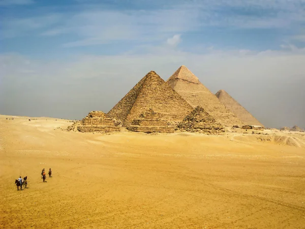 Die Pyramiden von Giza, Kairo, Ägypten — Stockfoto