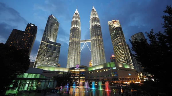 Την petronas twin towers στην Κουάλα Λουμπούρ, Μαλαισία — Φωτογραφία Αρχείου
