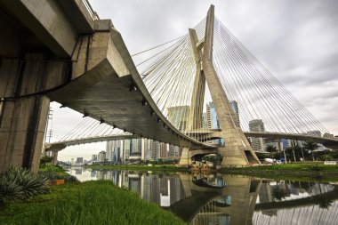 Octavio Frias De Oliveira Köprüsü (Ponte Estaiada), Sao Paulo, Brezilya