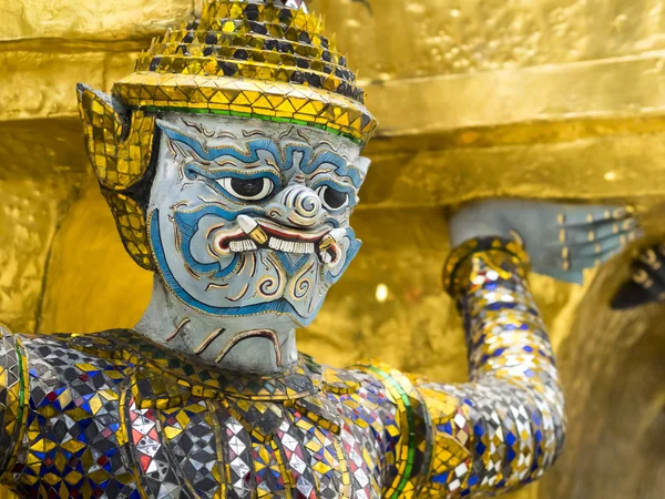 Close Up van een voogd Demon in het Grand Palace in Bangkok, Thailand — Stockfoto