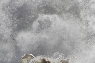 Büyük deniz dalgası, yakın çekim.