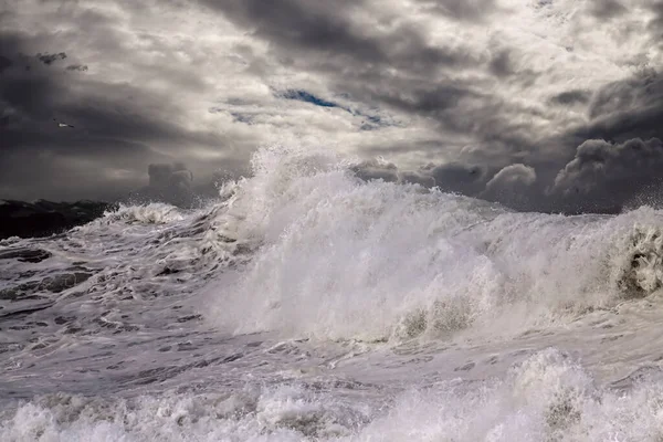 Big Breaking Stormy Wave Enhanced Sky — Stock Photo, Image