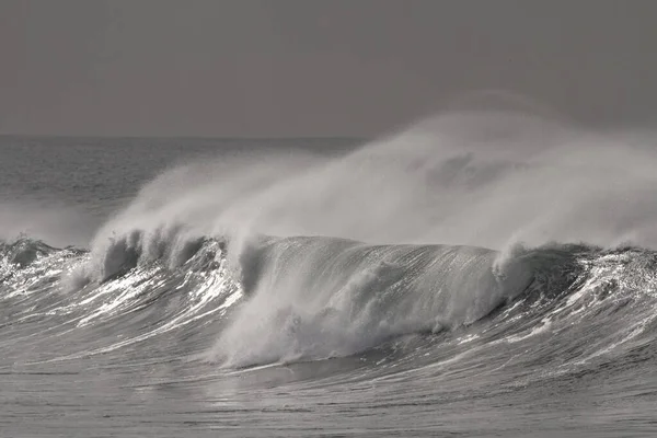 Spray Vento Dalle Tempestose Onde Del Mare — Foto Stock