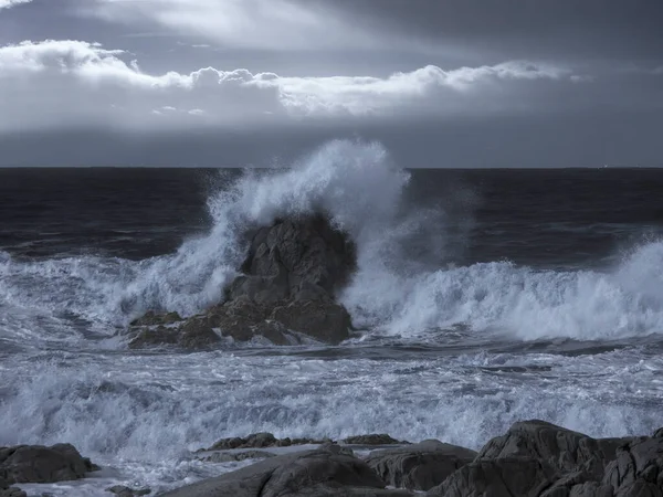 Seascape Norra Portugals Klippkust Använt Infrarött Filter Tonat Blått — Stockfoto