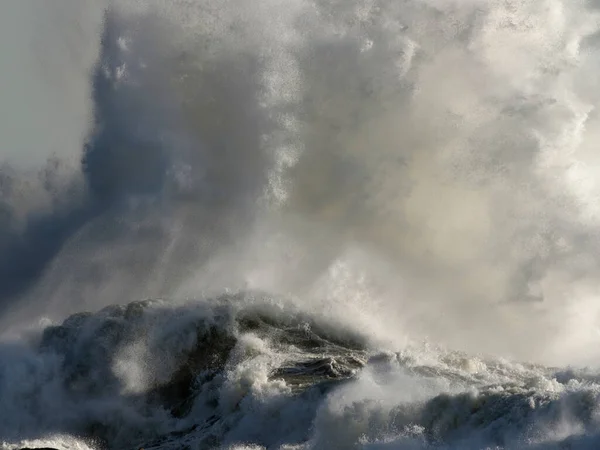 Tempête Sur Côte Voir Une Grosse Vague Briser Sur Les — Photo