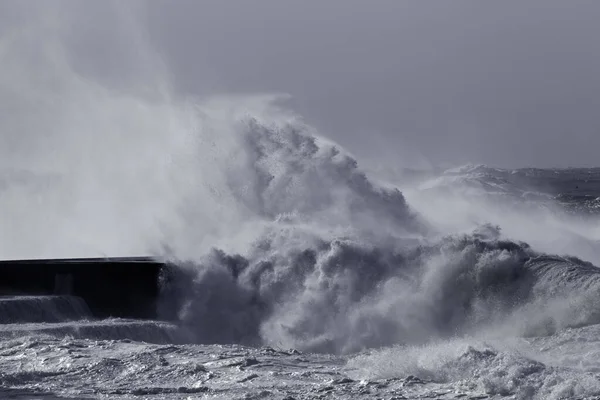 Velká Bouřková Vlna Douro Ústí Řeky Nové Severní Molo Porto — Stock fotografie