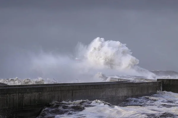 Dramatiskt Kustlandskap Douro Flodmynning Norr Pirer Havsstorm — Stockfoto