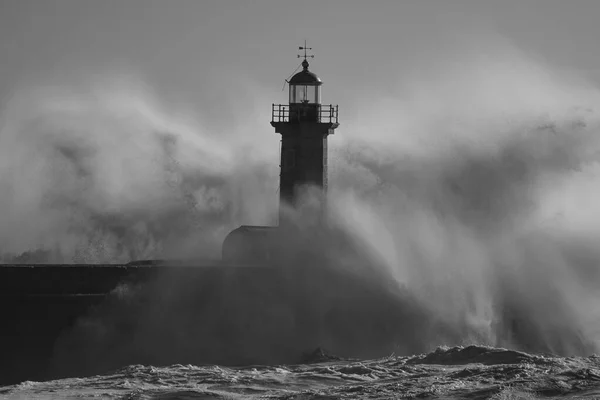 Zeestorm Bij Oude Vuurtoren Van Douro Rivier Gebruikte Infrarood Filter — Stockfoto