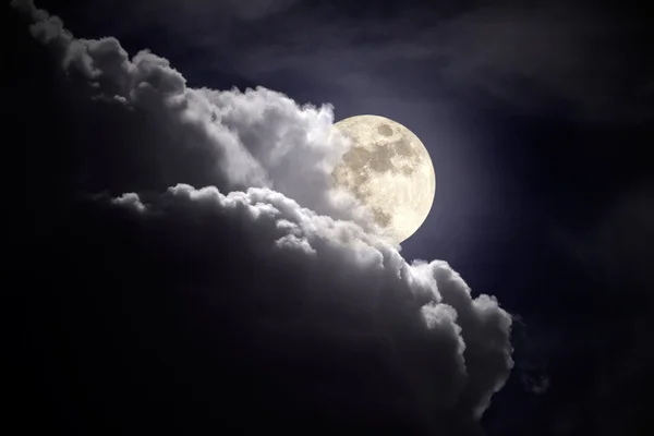 Full moon overcast night — Stock Photo, Image