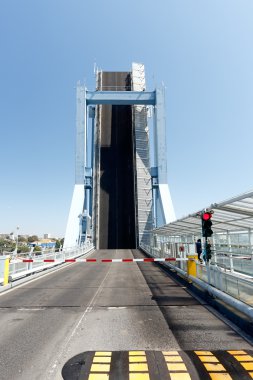 hareketli köprü