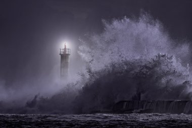 Nehir ağzı beacon geceleri