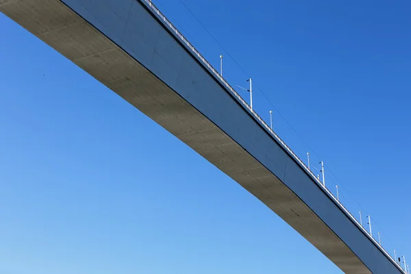 Puente de hormigón sobre el río Duero — Foto de Stock