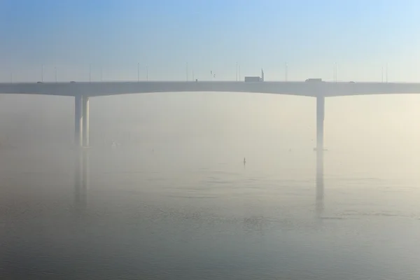 Río Duero en la niebla de la mañana — Foto de Stock