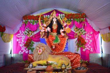 Navratri Festivali sırasında Hindu tanrıçası Durga 'nın putu