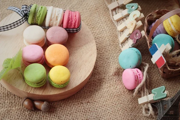 Macarrones postre tradicional francés colorido y dulce —  Fotos de Stock