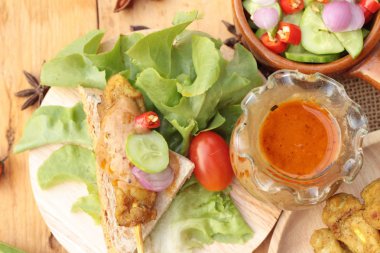 Domuz eti satay, Fıstık soslu ızgara domuz