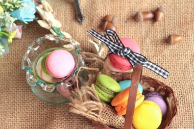 Bademli kurabiye tatlı geleneksel Fransız renkli ve tatlı.