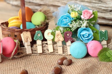 Bademli kurabiye tatlı geleneksel Fransız renkli ve tatlı.