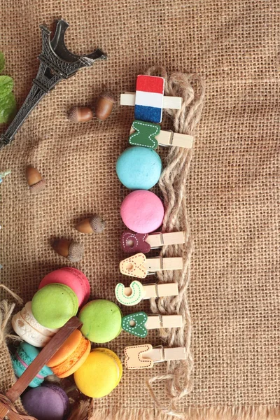 Bademli kurabiye tatlı geleneksel Fransız renkli ve tatlı.