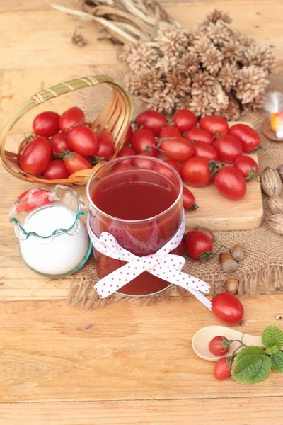 フレッシュ トマトとトマト ジュース. — ストック写真