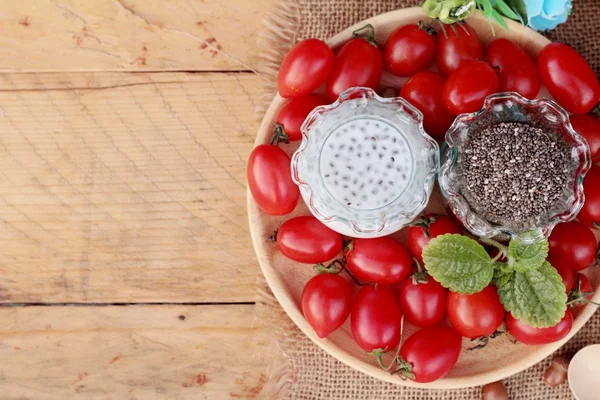 Semillas de chía con leche y tomate deliciosas — Foto de Stock