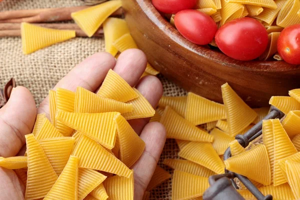 Croustilles de maïs cru à délicieux pour la cuisson — Photo