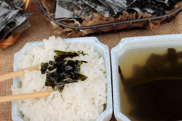 La zuppa di alghe è deliziosa e secca . — Foto Stock