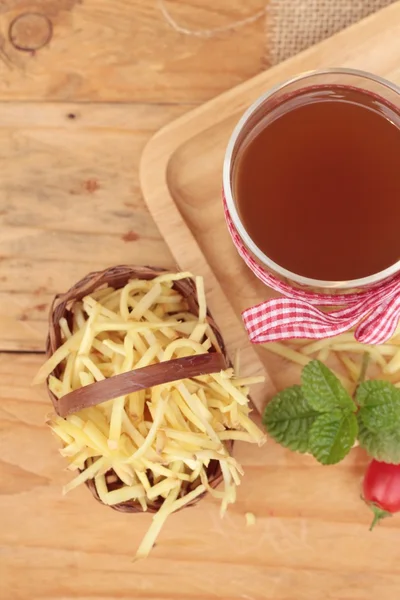 Ginger tea and fresh ginger — Stock Photo, Image