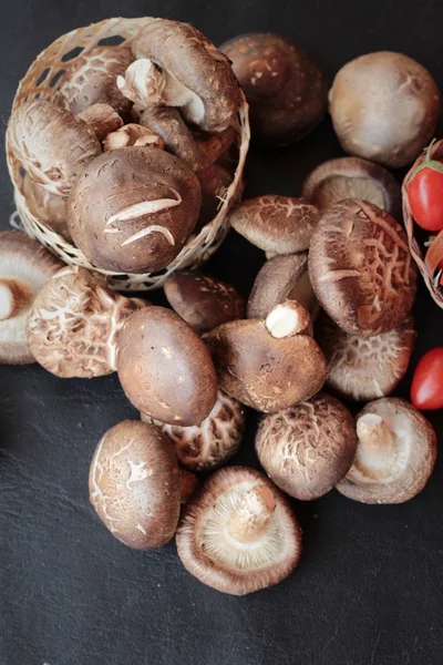 Cogumelos e legumes para cozinhar — Fotografia de Stock