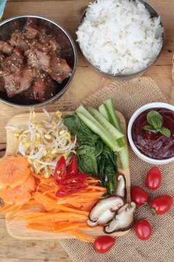 Bibimbap Kore yemeği lezzetli yapma