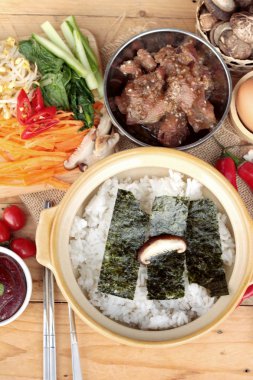 Bibimbap Kore yemeği lezzetli yapma