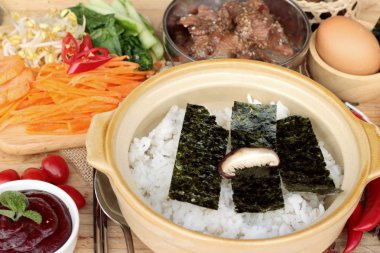 Bibimbap Kore yemeği lezzetli yapma