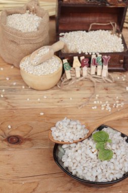 Sağlık ve ham arpa için pişmiş arpa