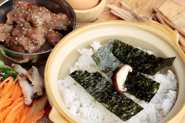 Bibimbap Kore yemeği lezzetli yapma