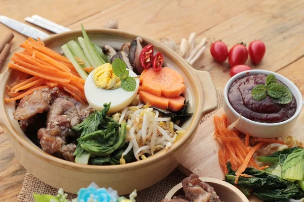 Bibimbap comida coreana es delicioso . —  Fotos de Stock