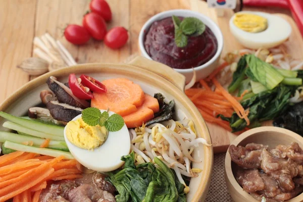 Bibimbap Kore gıda lezzetlidir.