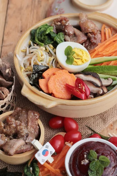 Bibimbap coréen nourriture est délicieuse . — Photo