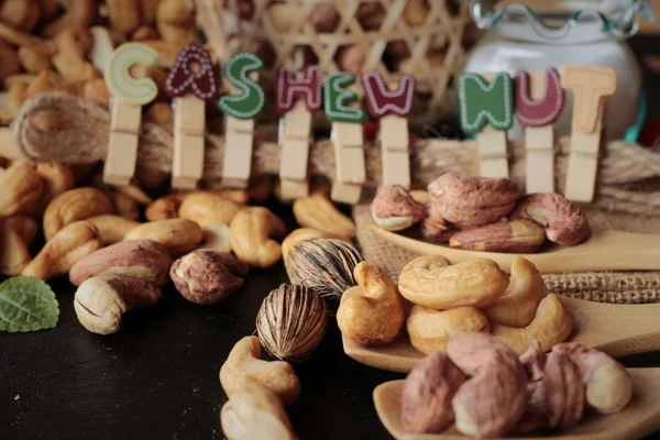 Cashews nuts are roasted delicious with salt — Stock Photo, Image