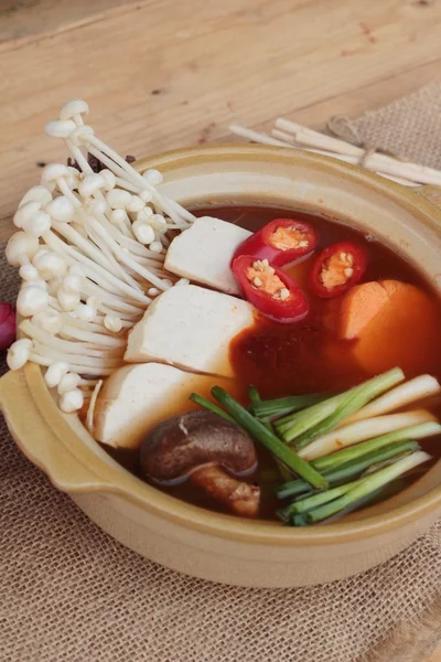 Приготування супу Корейська тофу смачні — стокове фото