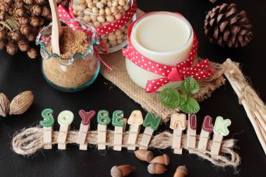 Soya Fasulye sütü fasulye ile.