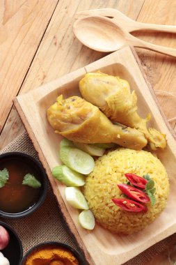 Tavuk biryani pirinç lezzetli ve sos