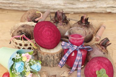 Pancar suyu ve taze pancar lezzetli