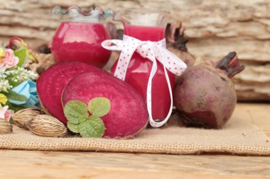 Pancar suyu ve taze pancar lezzetli