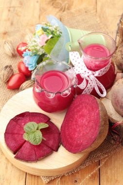 Pancar suyu ve taze pancar lezzetli