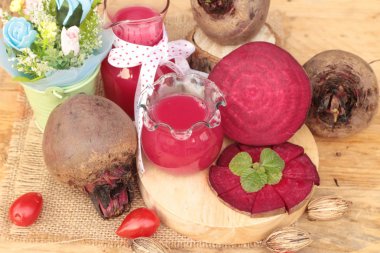 Pancar suyu ve taze pancar lezzetli