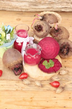 Pancar suyu ve taze pancar lezzetli