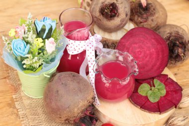 Pancar suyu ve taze pancar lezzetli