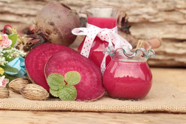 Pancar suyu ve taze pancar lezzetli