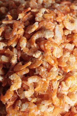 belgili tanımlık çarşı içinde yemek pişirmek için kurutulmuş karides.